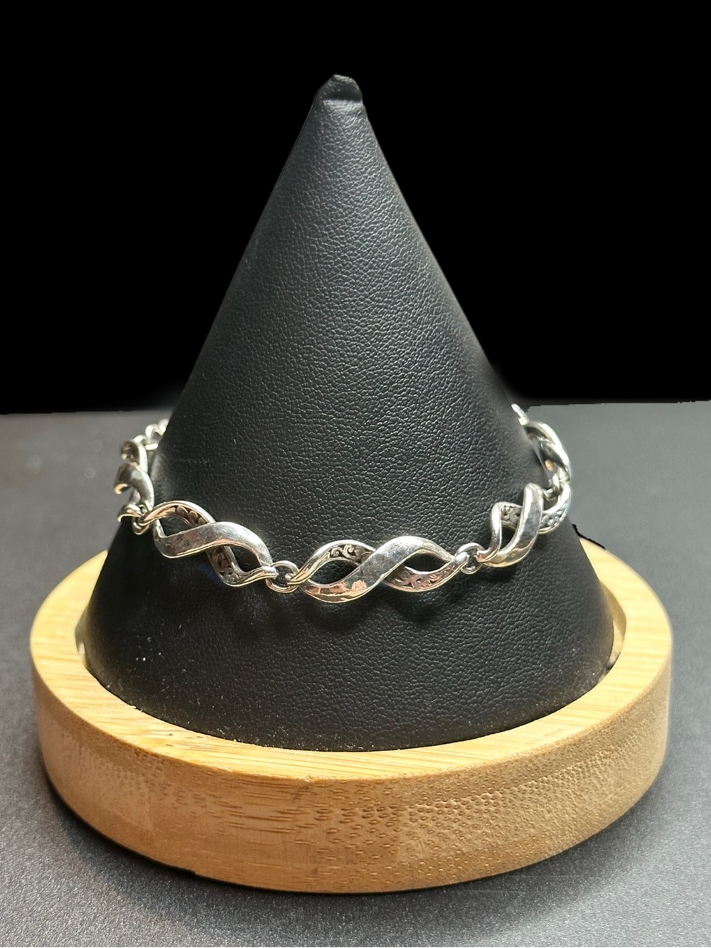 LOIS HILL Sterling Silver Figure Eight Cut Out Scroll Bracelet